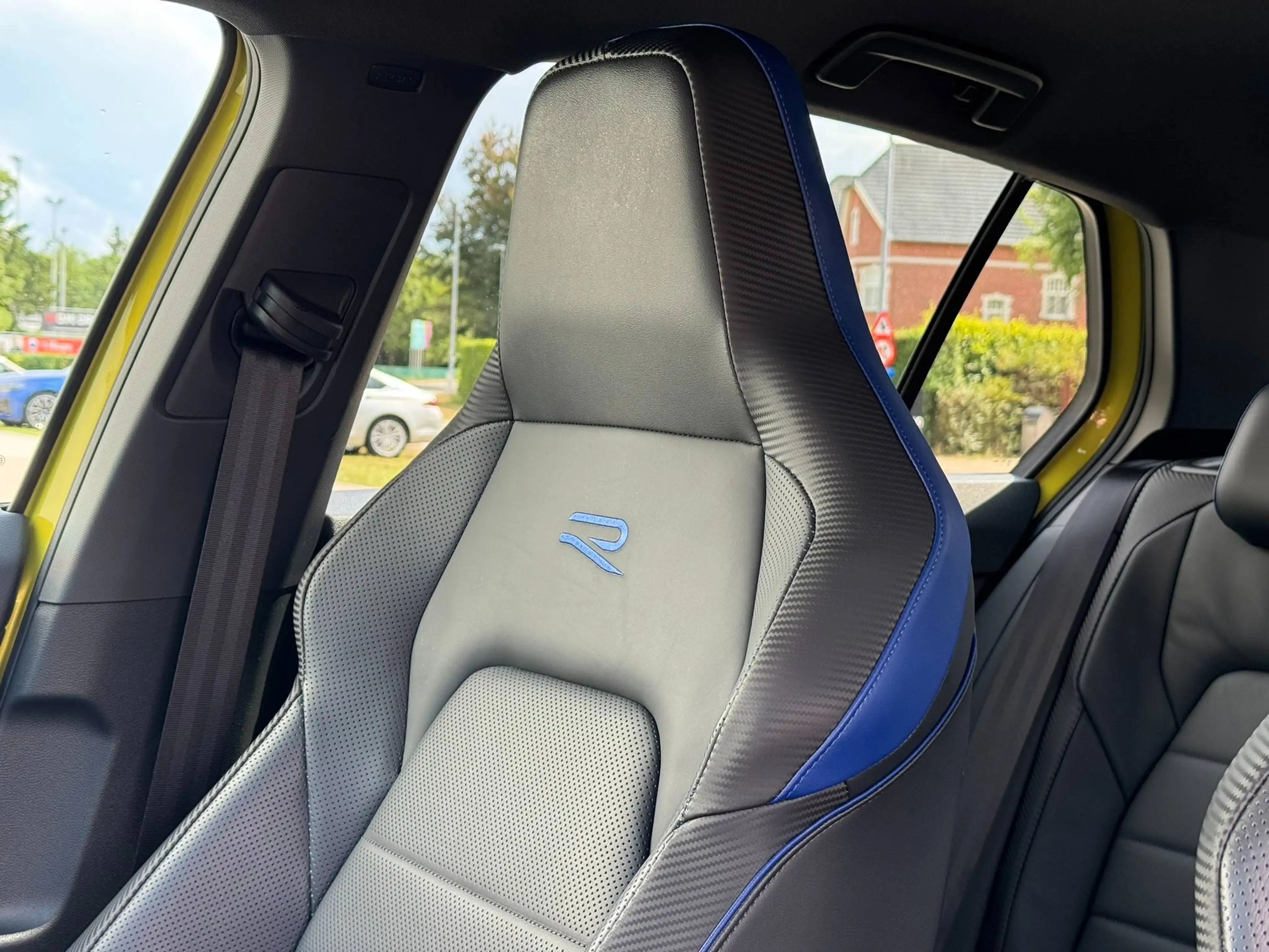 Volkswagen Golf R 333 'Limited Edition' (Nr. 239/333)/ Akrapovic/ 4Motion/ H&K audio/ Ventilatie/ ACC/ Matrix/ Camera — photo 12