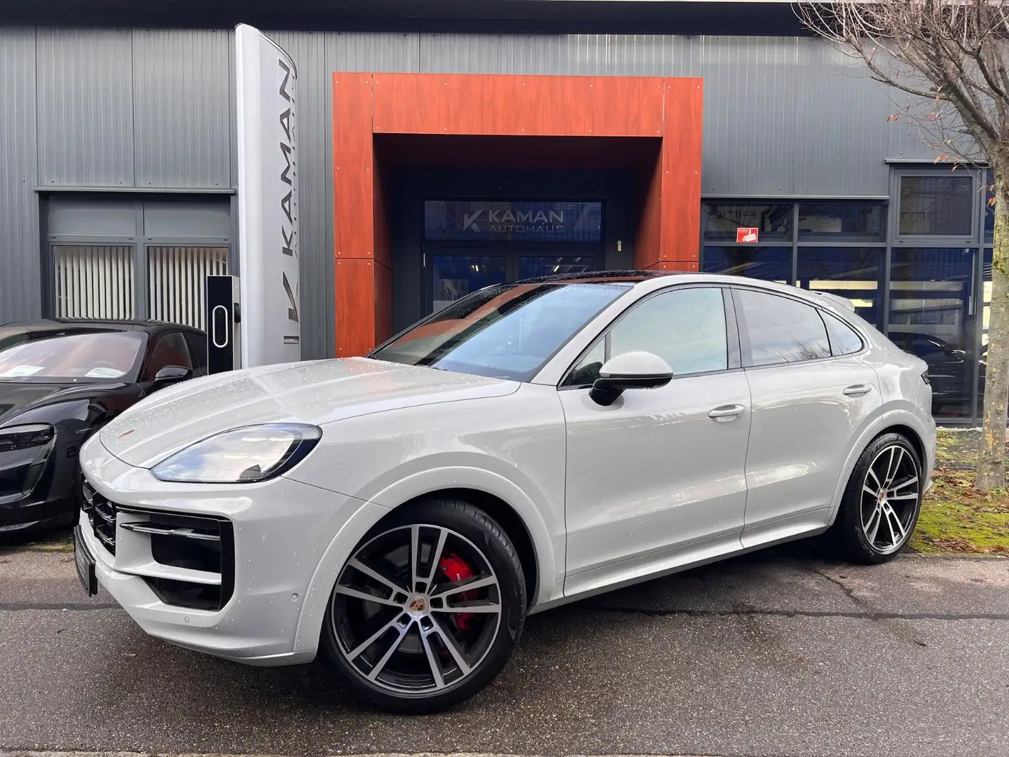 Porsche Cayenne Coupe GTS V8 #KREIDE! 22"ALU! MY2026! Grijs - 2