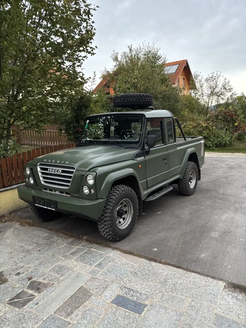 Land Rover Defender lizenzbau *Rarität* Iveco Massif - 1