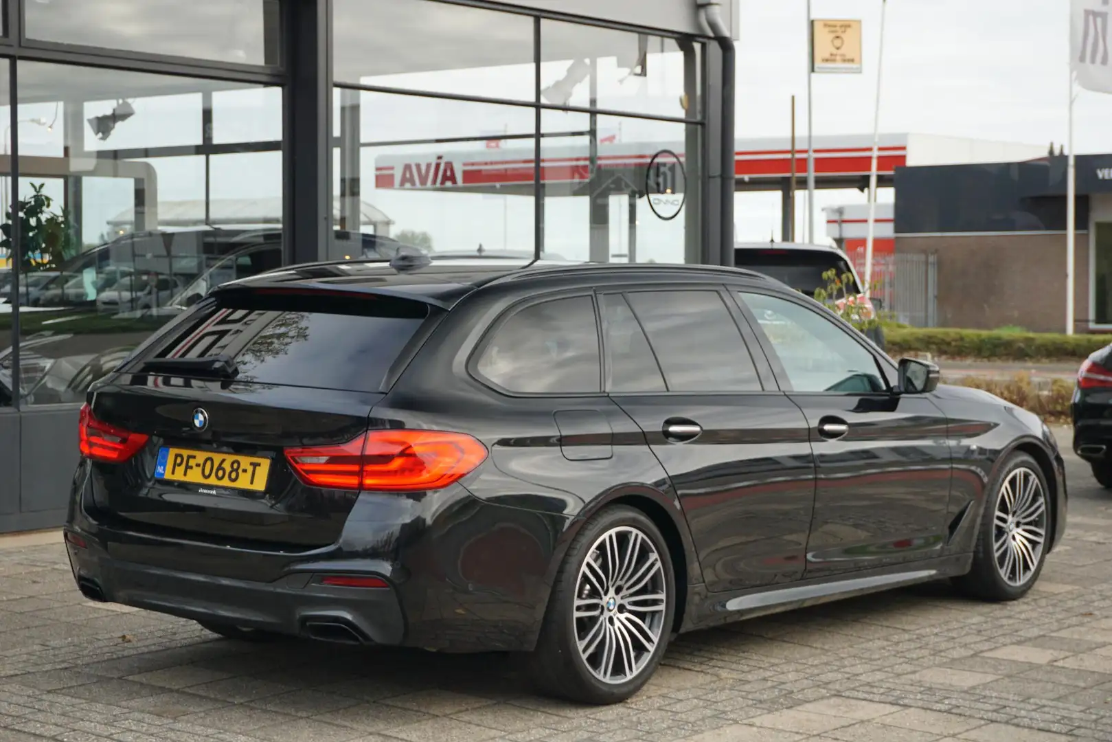 BMW 530 5-serie Touring 530i High Executive | M pakket | T Zwart - 2
