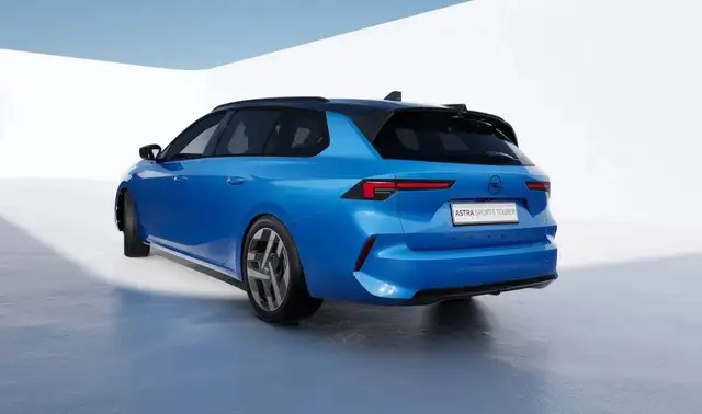 Opel Astra view 4