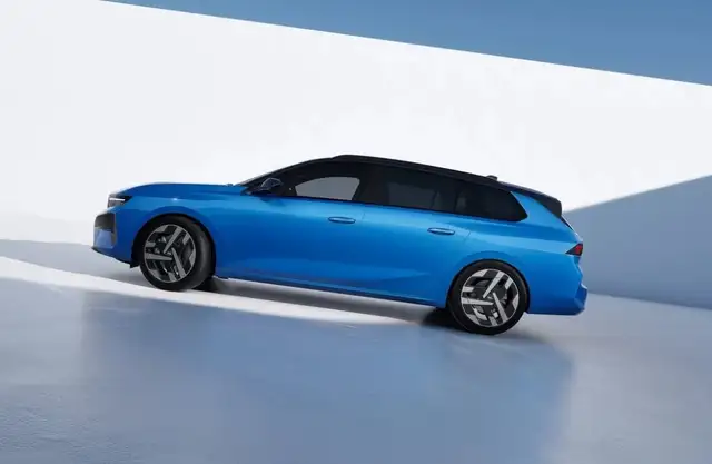 Opel Astra view 8