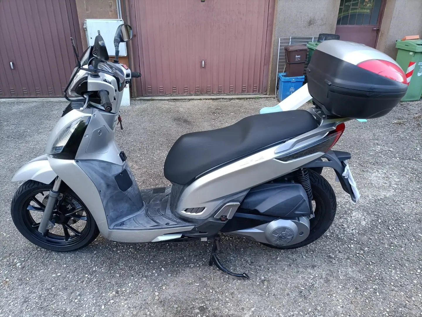 Kymco People GT300i GT siva - 2