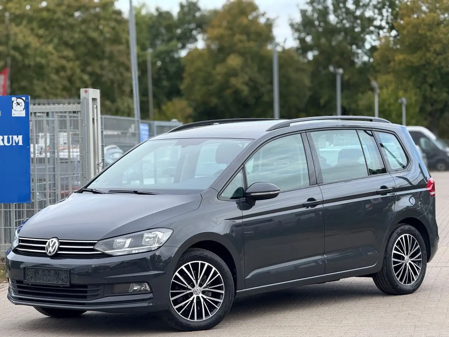 Volkswagen Touran 2.0 TDI Comfortline  /AHK/Navi/ACC Grau - 2