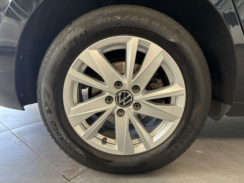 Volkswagen Touran 2.0 TDI DSG CL NAV+LED+V-COCKPIT+AHK+PP — photo 3