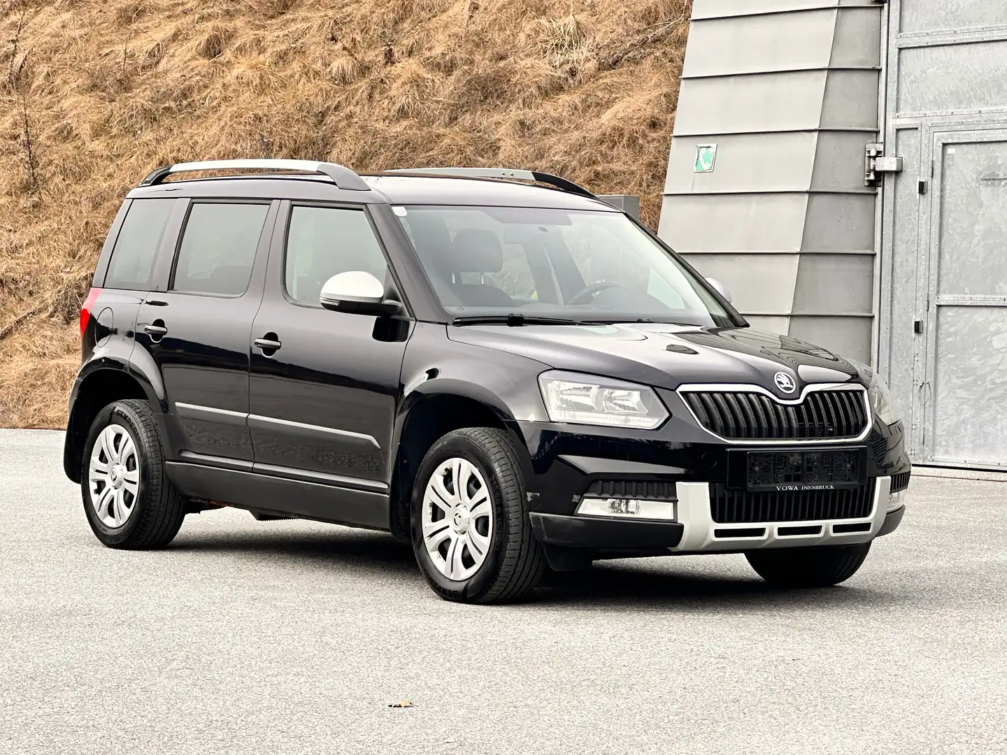 Skoda Yeti Active Outdoor 4x4 / Euro 5 / Klima / Allrad Schwarz - 2