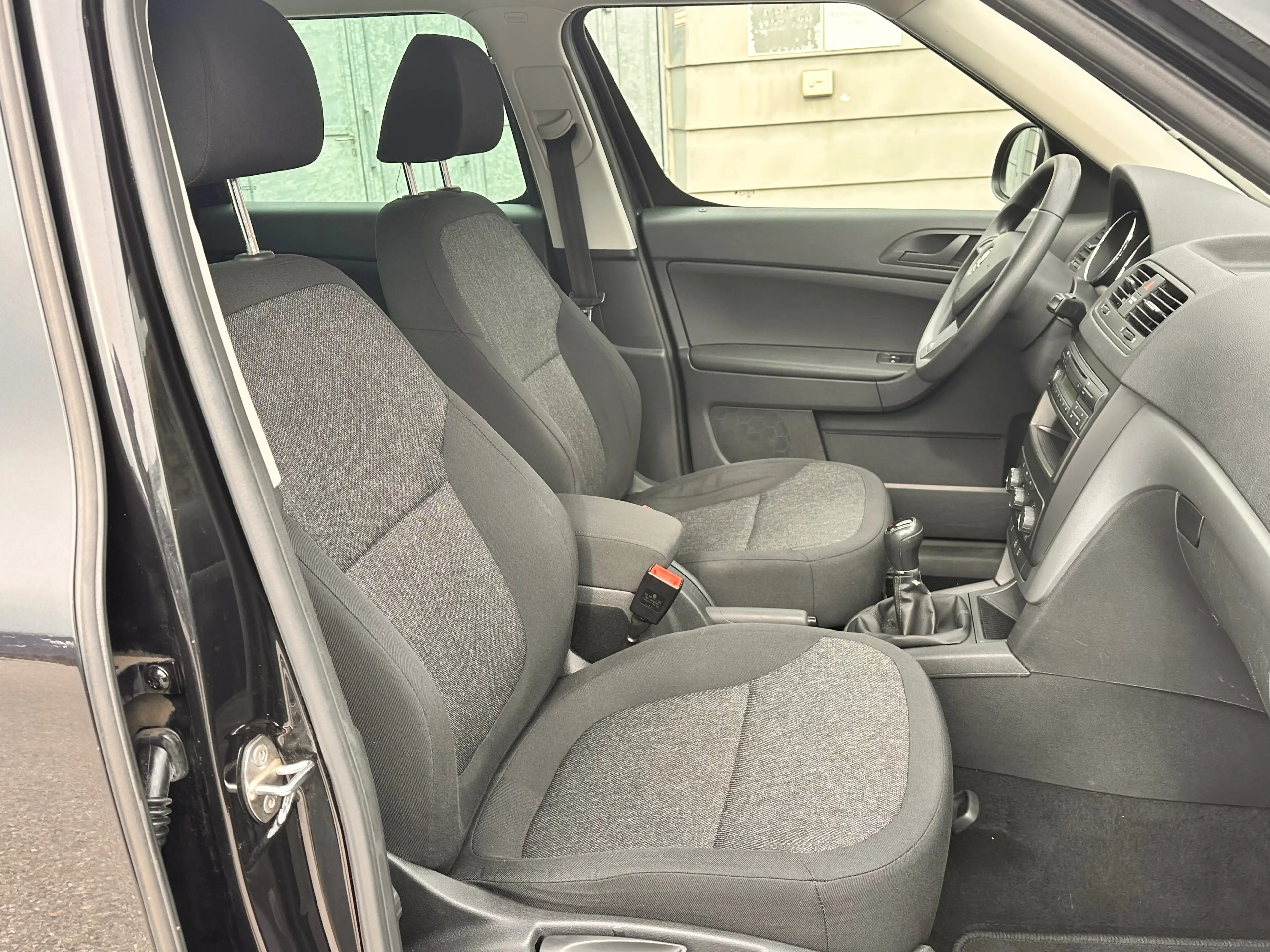 Skoda Yeti Active Outdoor 4x4 / Euro 5 / Klima / Allrad — photo 12