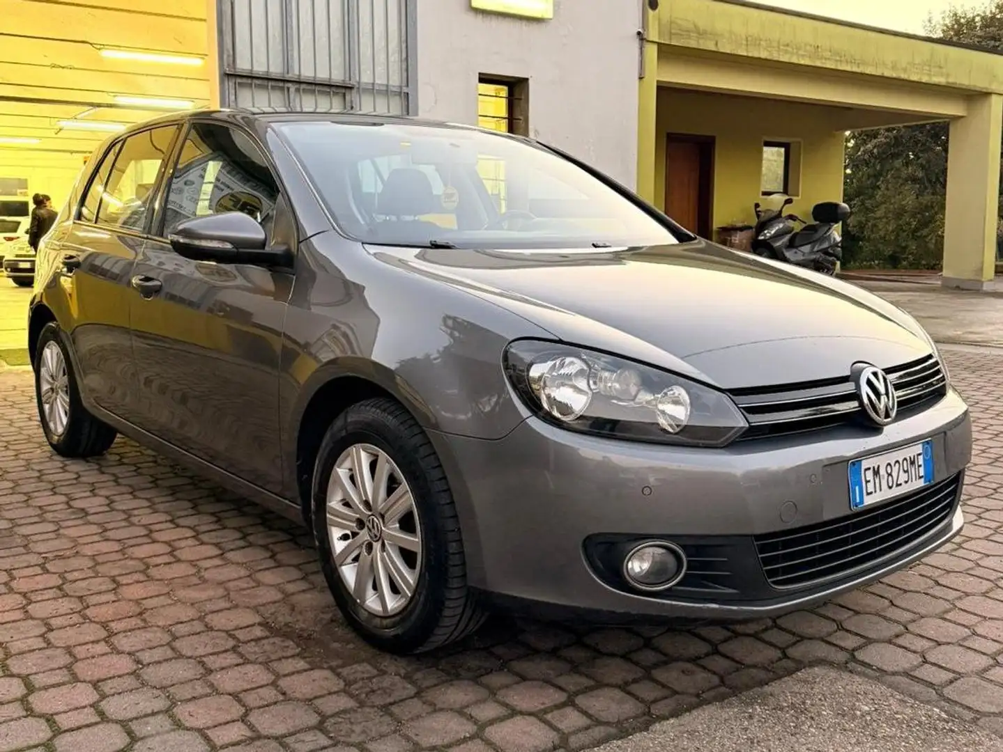 Volkswagen Golf Golf VI 2008 5p 1.6 tdi Sport Edition Grigio - 2