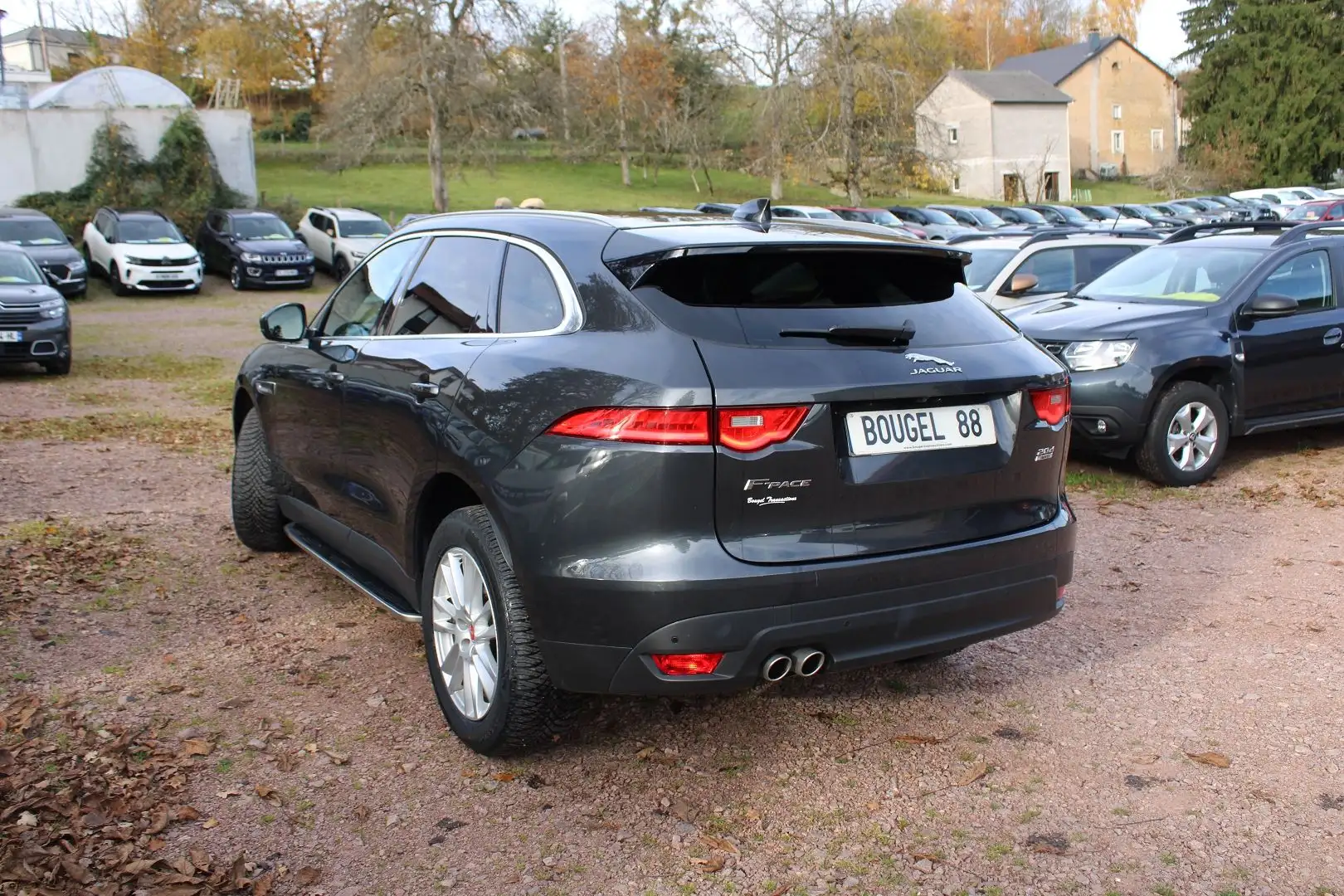 Jaguar F-Pace 2LD 180 CV PORTFOLIO \4X4\ GPS 3D CAMÉRA TOIT PANO JA 19 USB ATTELAGE BOITE AUTO Gris - 2