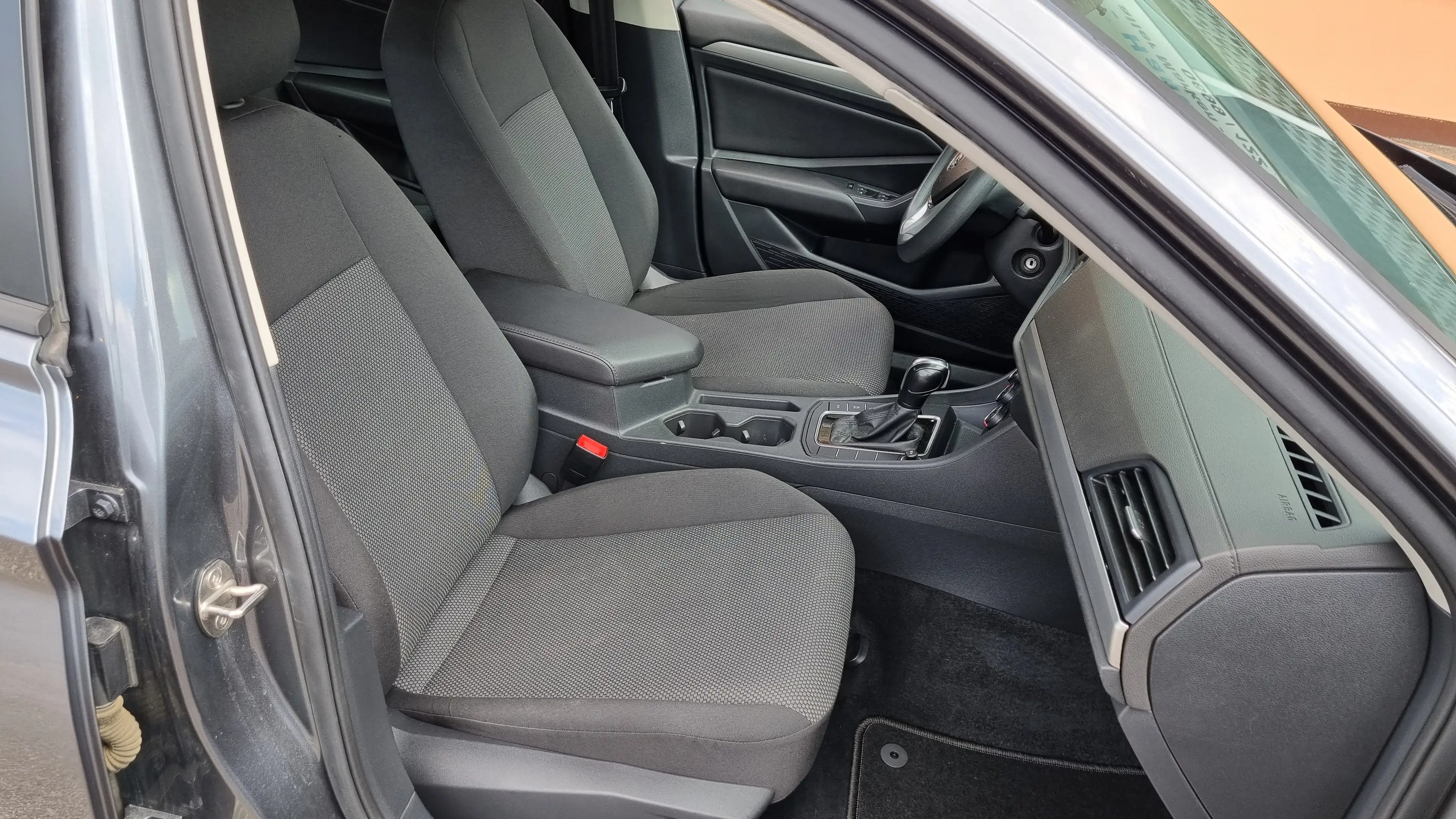 Volkswagen Jetta 1.4 — photo 14