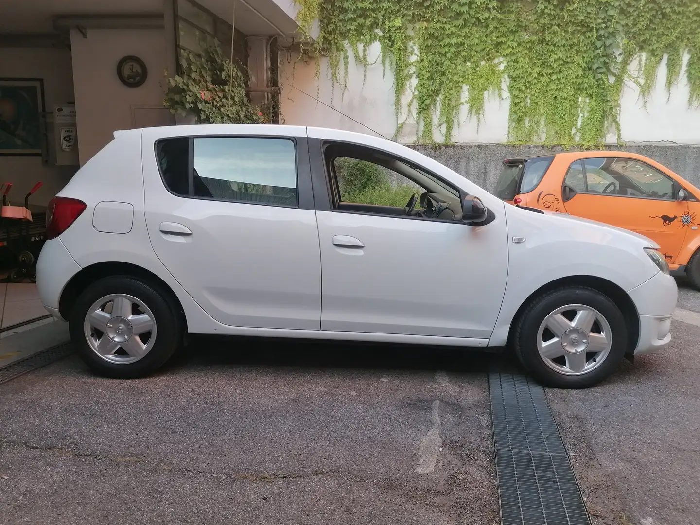 Dacia Sandero GPL  1.2 Laureate 75cv nessuna limitazione Blanc - 2