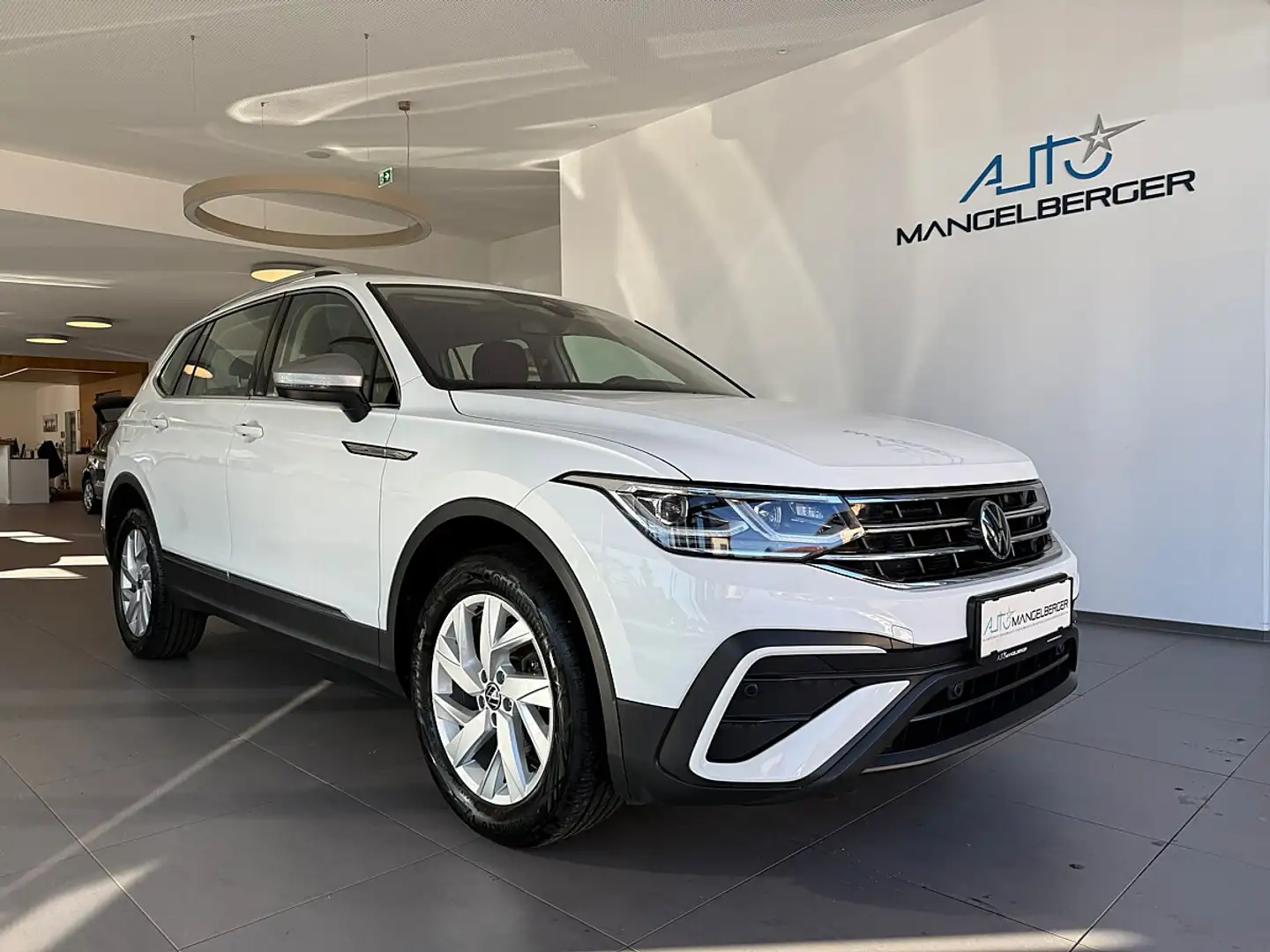 Volkswagen Tiguan Allspace 2.0 TDI Life DSG Matrix Head-Up Weiß - 1