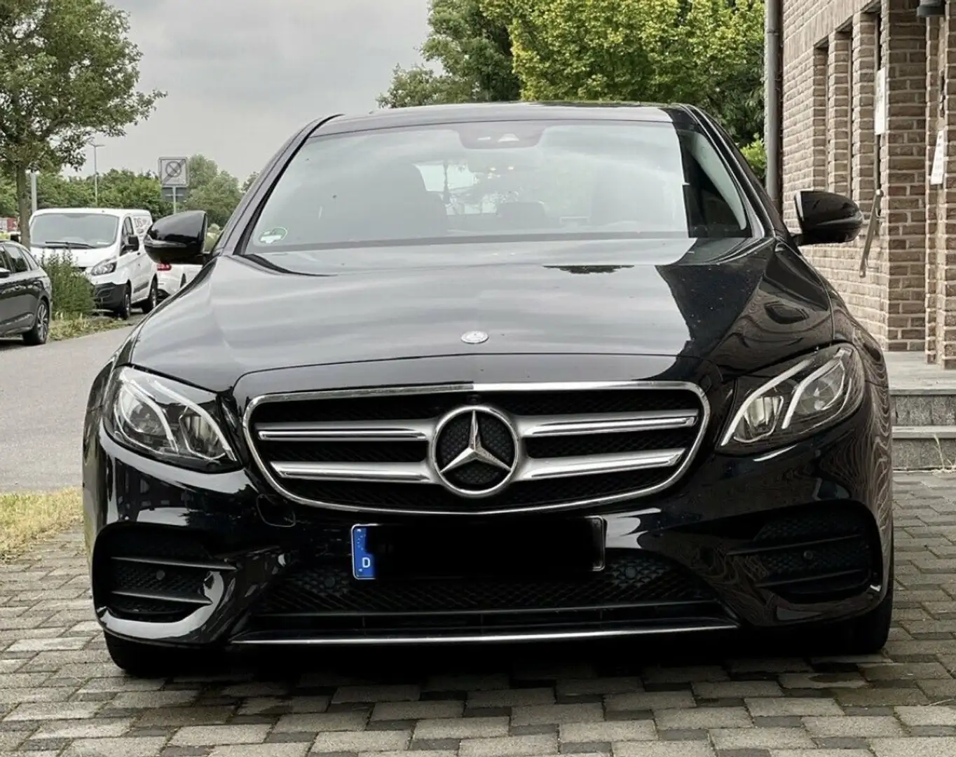 Mercedes-Benz E 220 E 220 d AMG Line Autom. Standheizung. Negru - 1