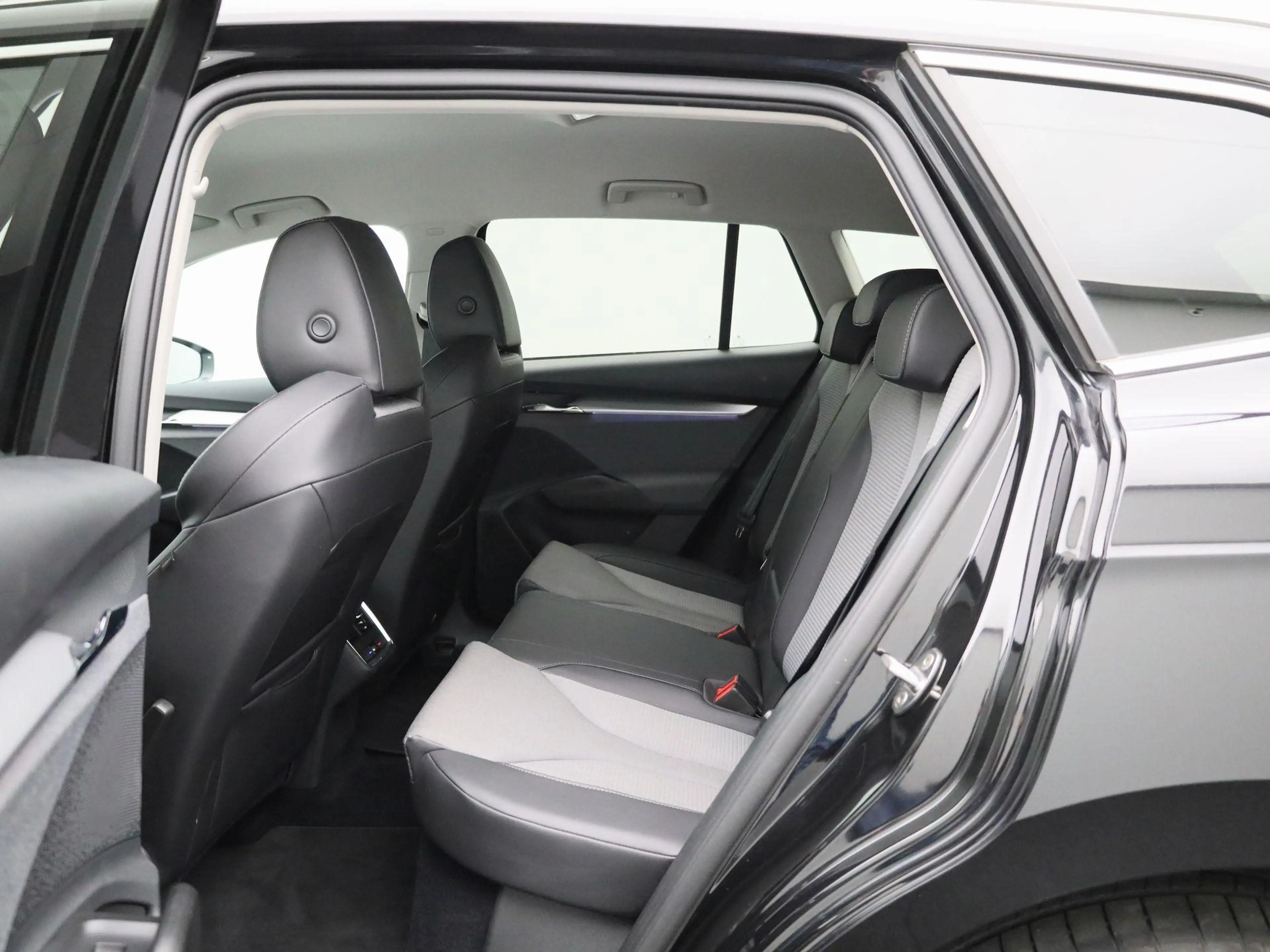 Skoda Enyaq iV 80 | Automaat | Navigatie | Apple Carplay / And — photo 11