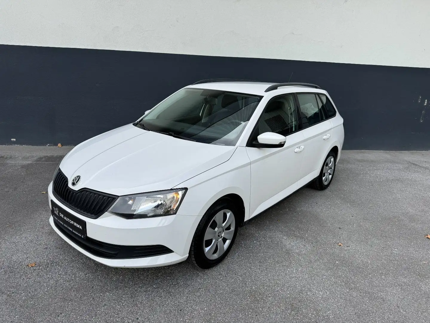 Skoda Fabia **KLIMA*PICKERL*8 FACH BEREIFT** Weiß - 1