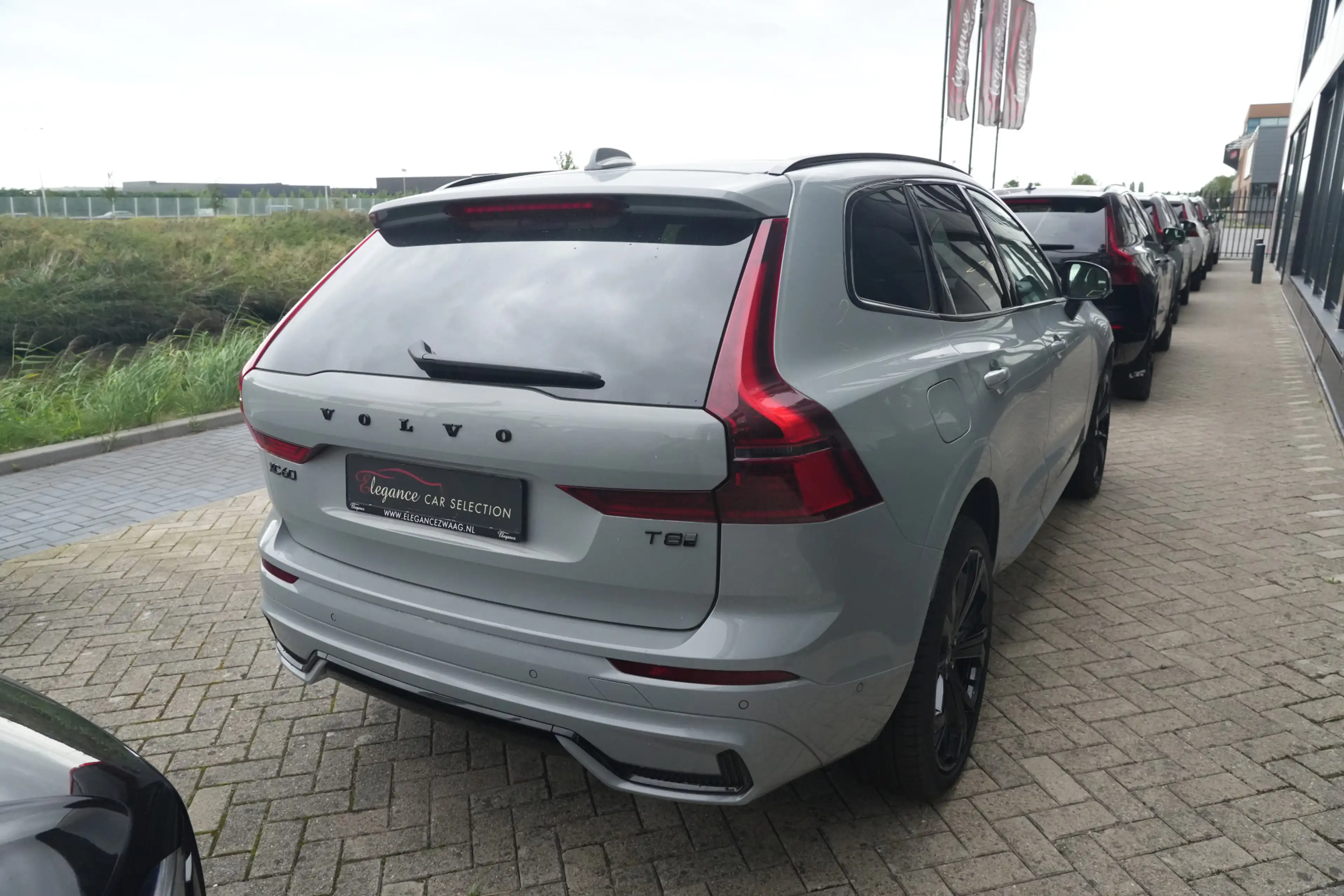 Volvo XC60 2.0 T8 FACELIFT Plug-in hybrid AWD Ultra Black Edi — photo 2