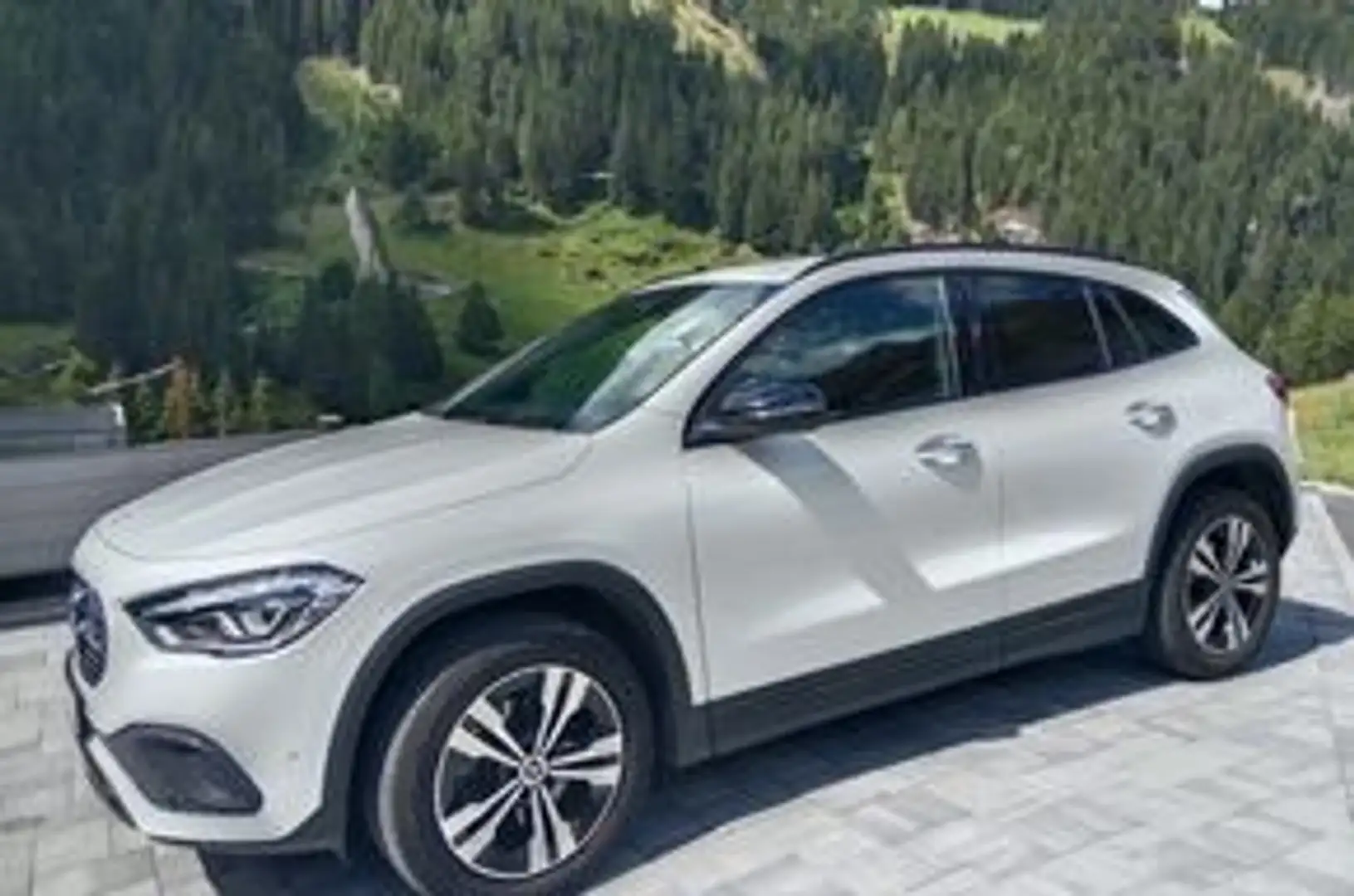 Mercedes-Benz GLA 200 GLA 200 4MATIC Aut. Weiß - 1