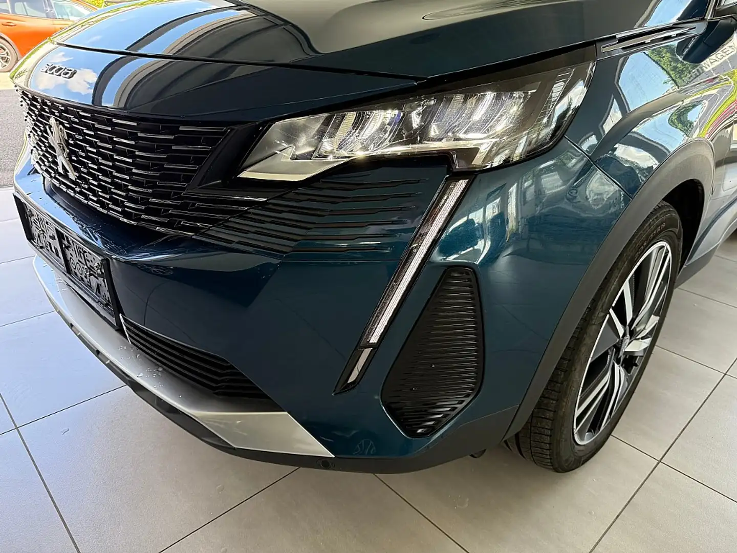 Peugeot 3008 PureTech 130 6-Gang-Manuell Active Pack Blau - 2