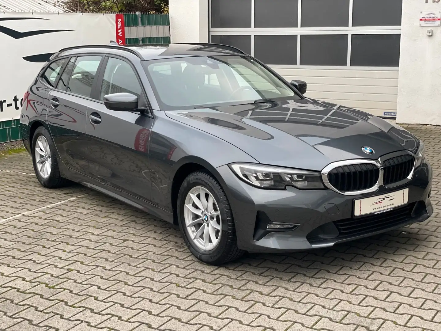 BMW 320 d Touring|Navi|Facelift|LED|DAB|Active Guard Grijs - 1
