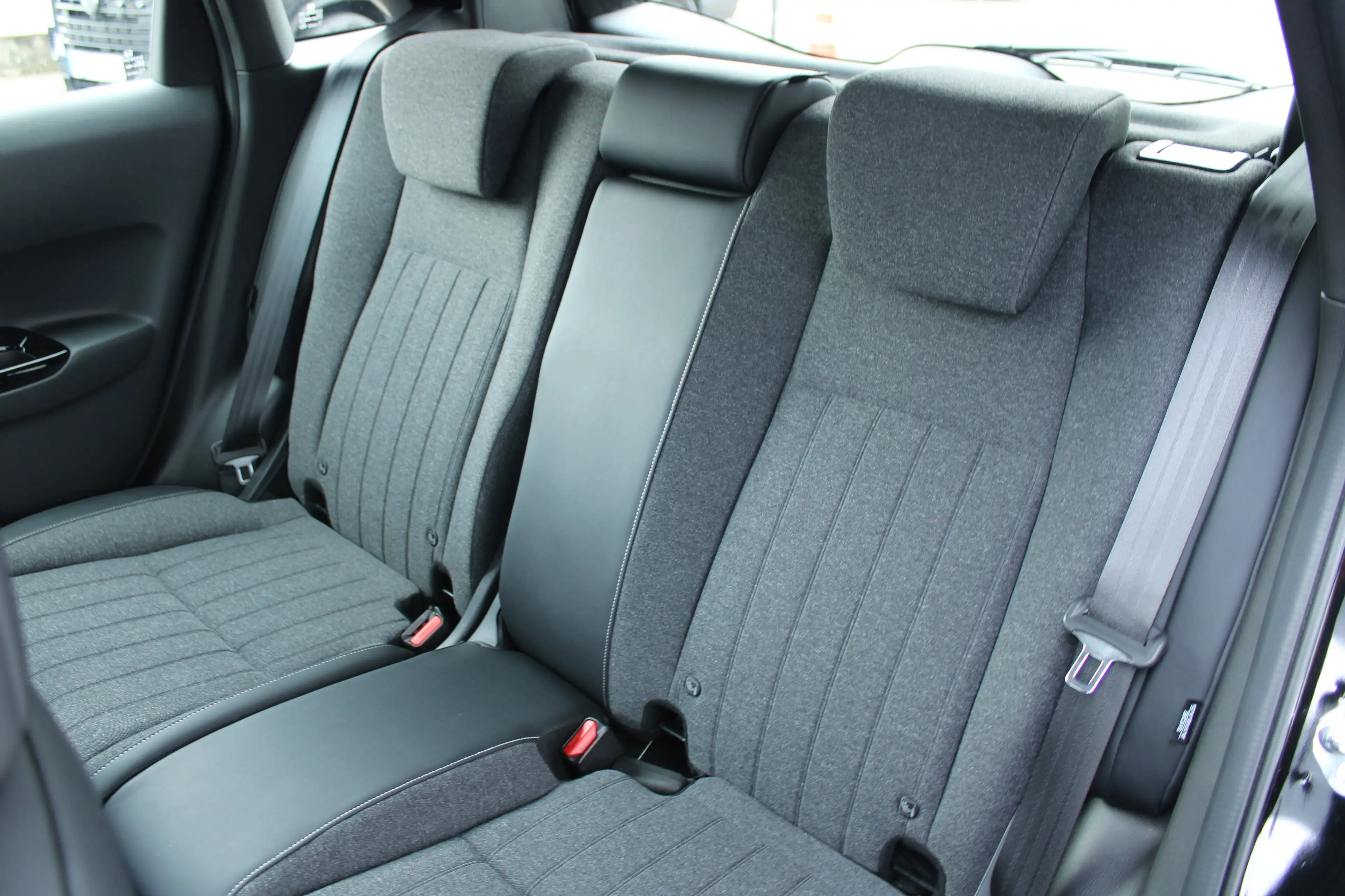 Honda Jazz 1.5 i-MMD Hybrid Elegance — photo 14