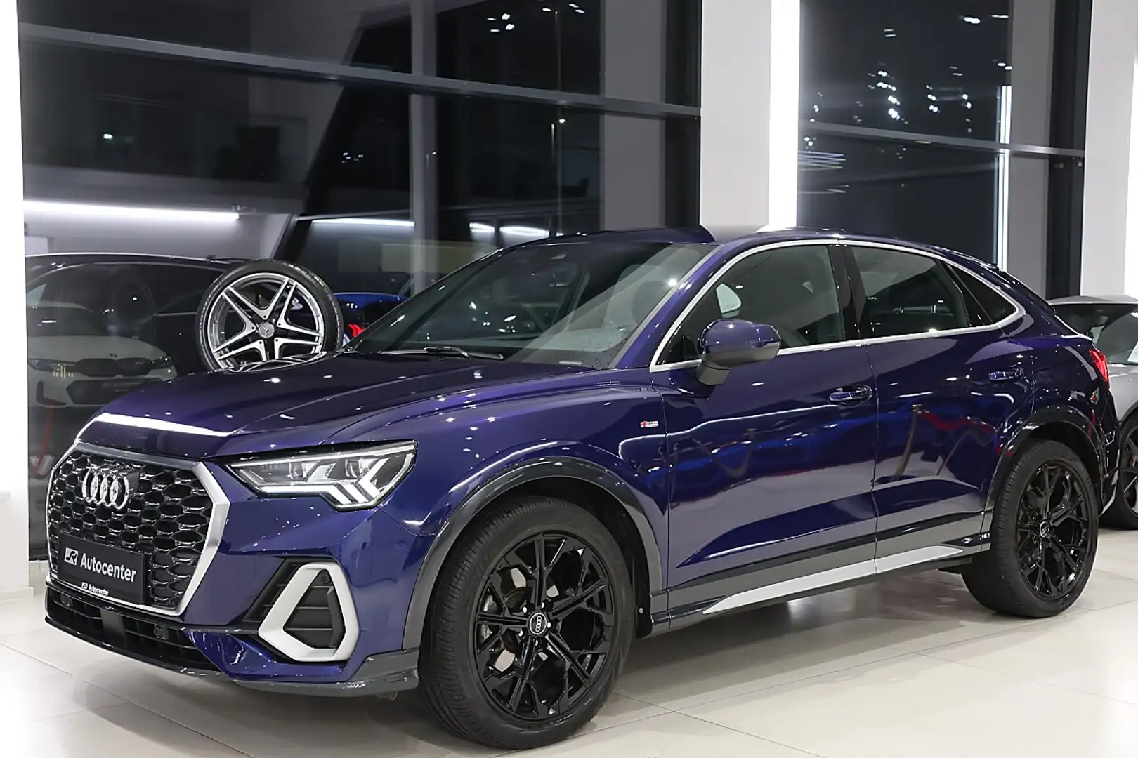 Audi Q3 Sportback 35 1.5 TFSI S line OPF 35 MHEV OPF (E Blau - 1