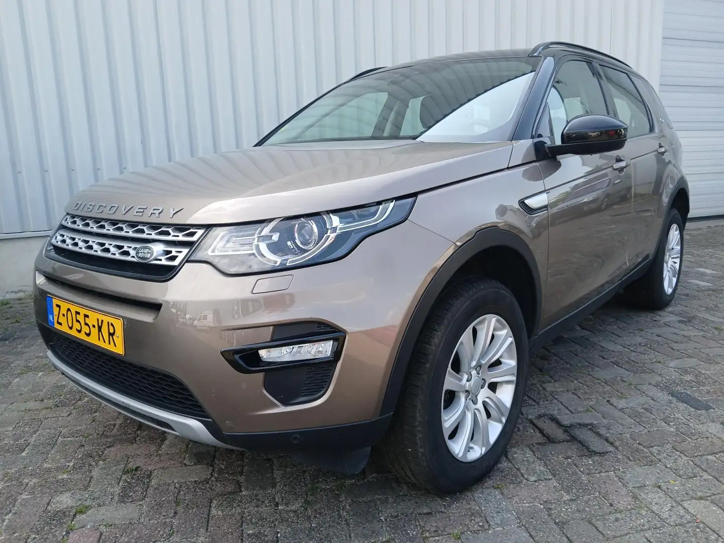 Land Rover Discovery Sport 2.0 TD4 HSE Luxury START NIET!!! MOTOR SCHADE!! Brown - 2
