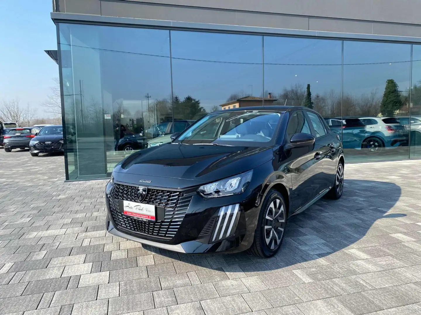 Peugeot 208 PureTech 75cv S&S 5 porte Style Nero - 2