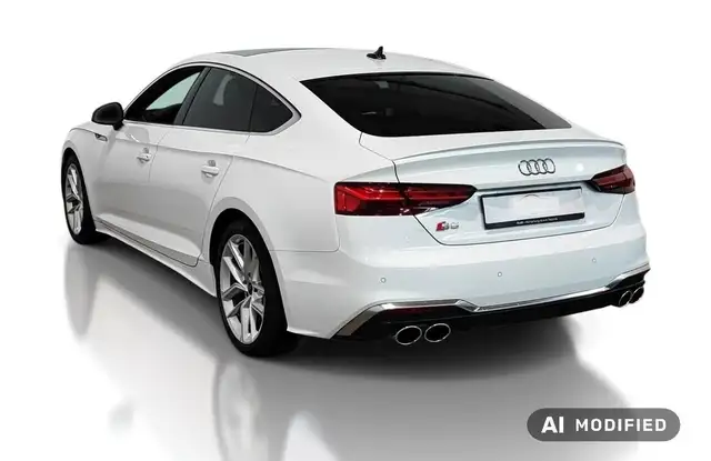 Audi S5 view 4