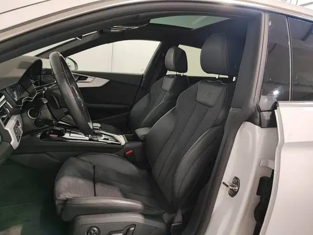 Audi S5 view 9