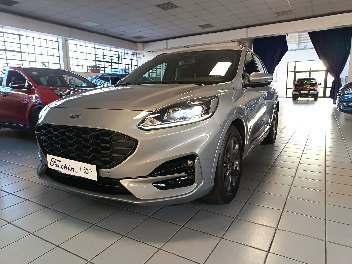 Ford Kuga 1.5 Ecoblue 120cv ST-Line 2wd Grigio - 1