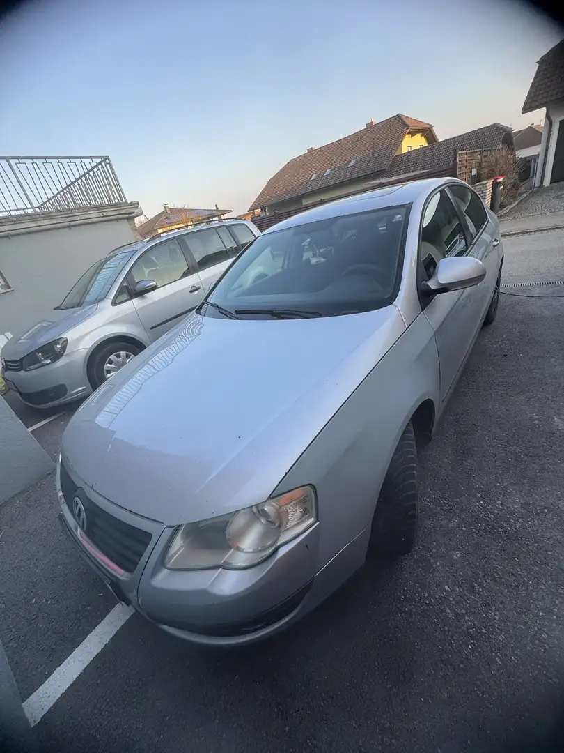 Volkswagen Passat 2.0 TDI Trendline - 1