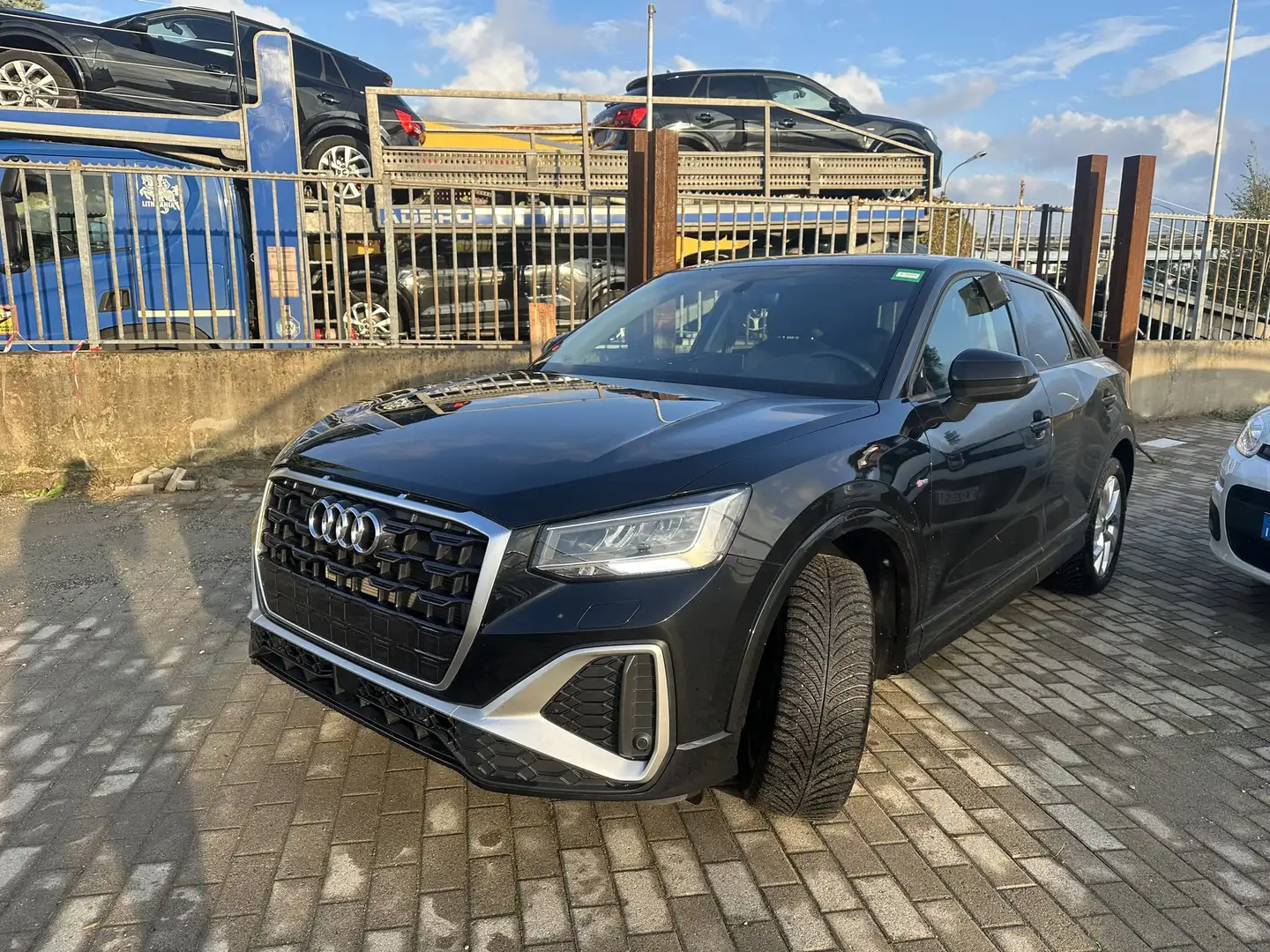 Audi Q2 Q2 35 TFSI S tronic Business Advanced Zwart - 2