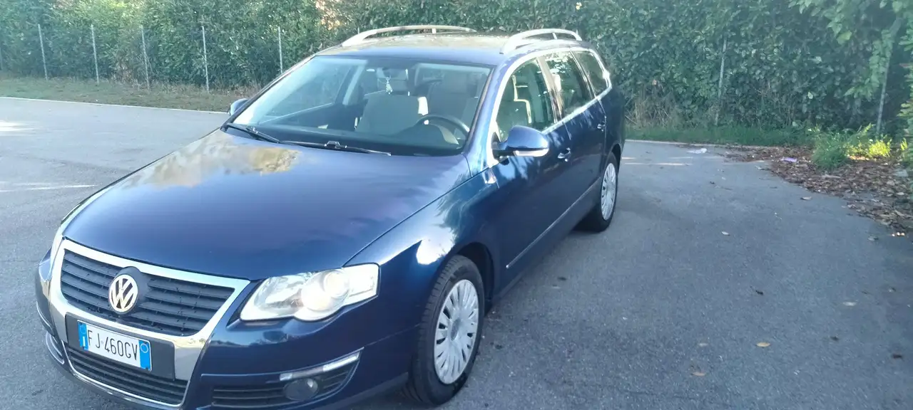 Volkswagen Passat Variant Passat VI 2005 Variant 2.0 tdi Comfortline — photo 1 of 10
