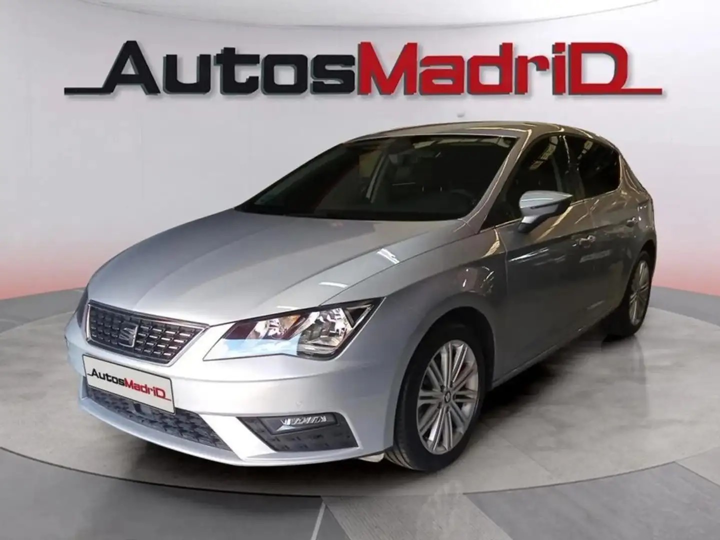 SEAT Leon ST 1.5 TSI S&S Style 130 Stříbrná - 2