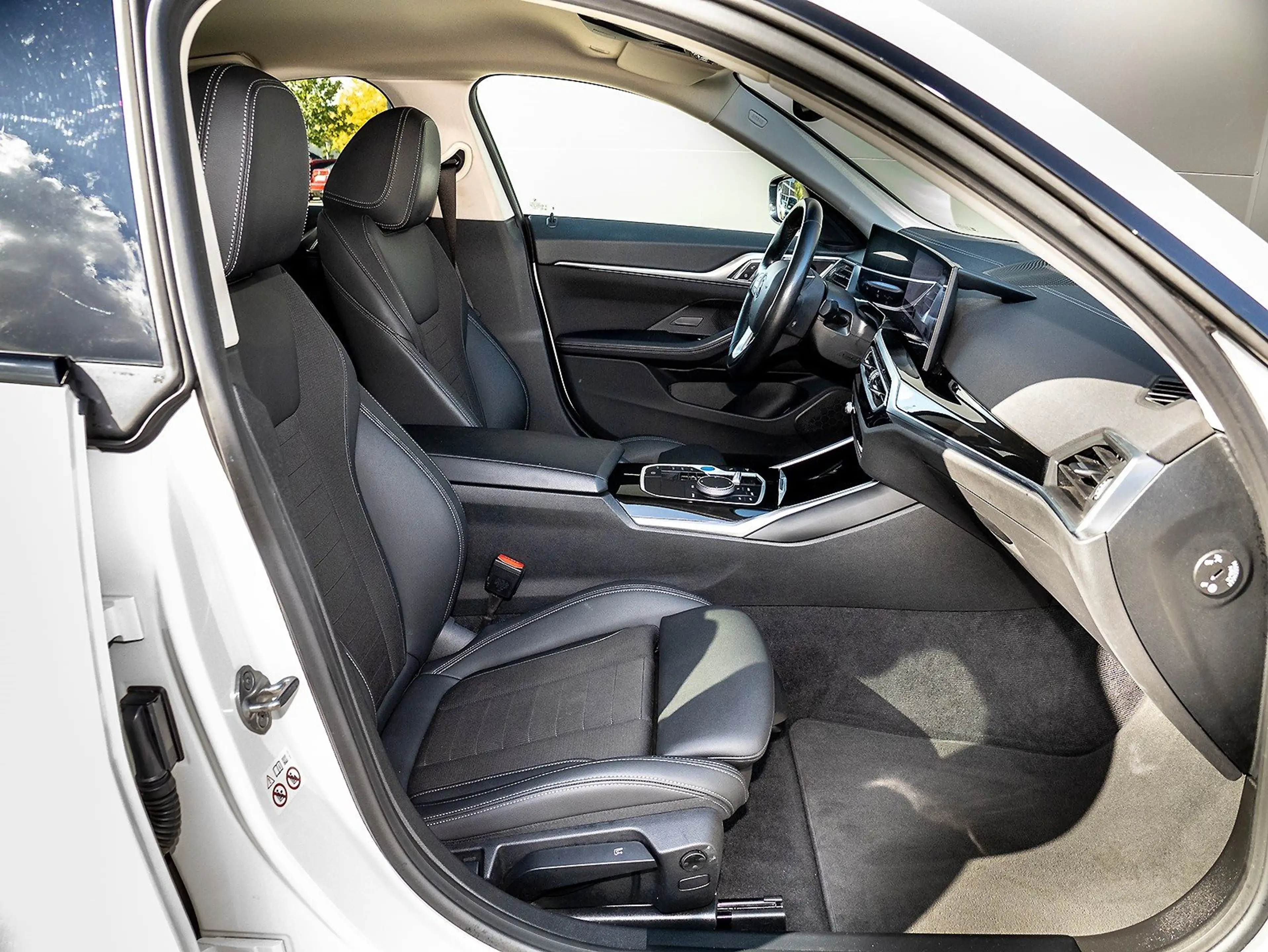 BMW i4 eDrive40 Gran Coupé ACC AHK HiFi DAB Cam 1VB — photo 5