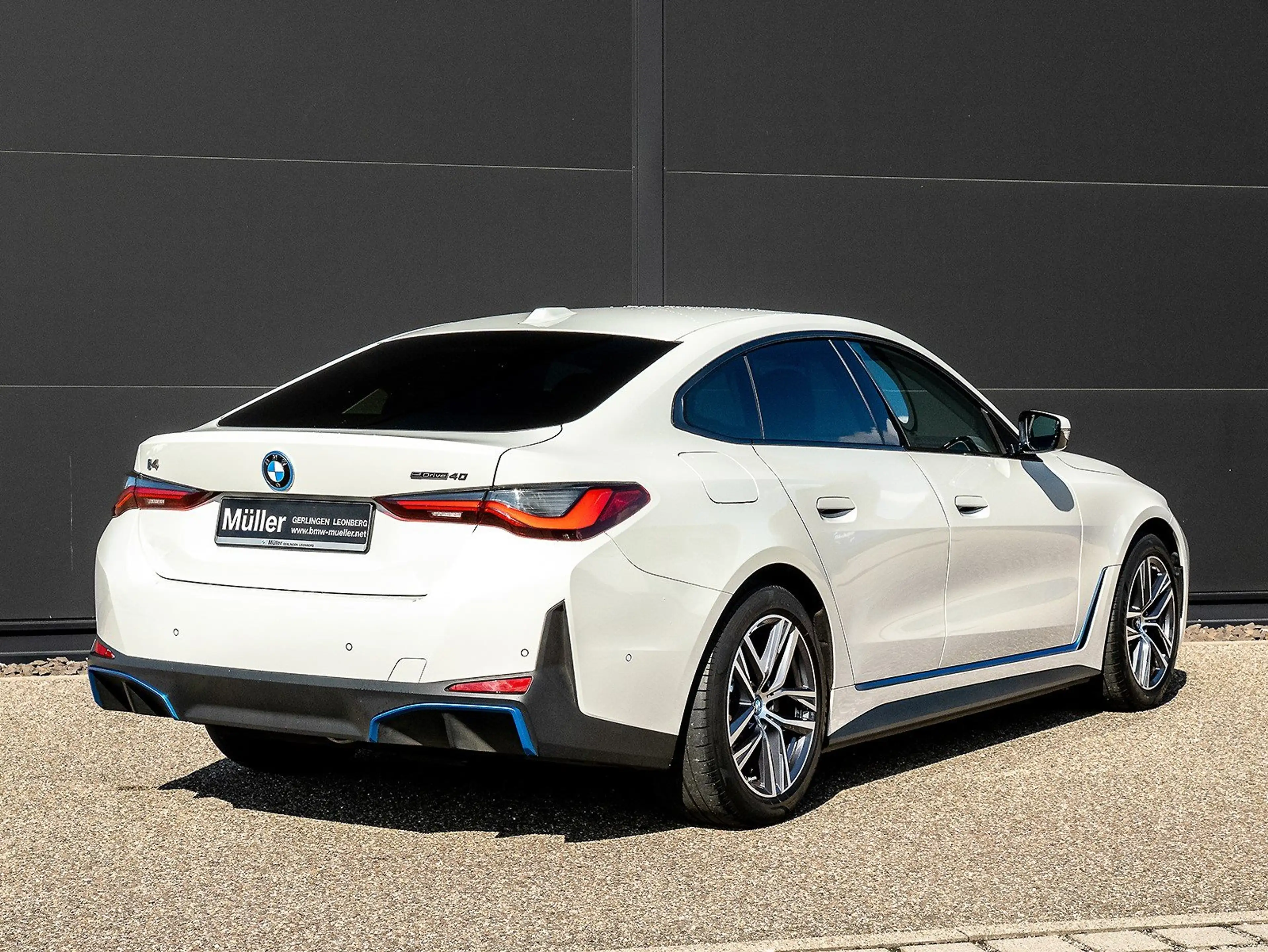 BMW i4 eDrive40 Gran Coupé ACC AHK HiFi DAB Cam 1VB — photo 2