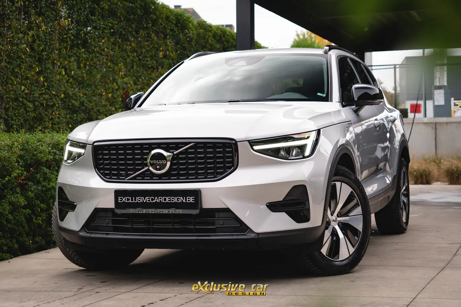 Volvo XC40 T4 Recharge Plus Dark/360°Cam/HKsound/Stuurverw Beige - 1