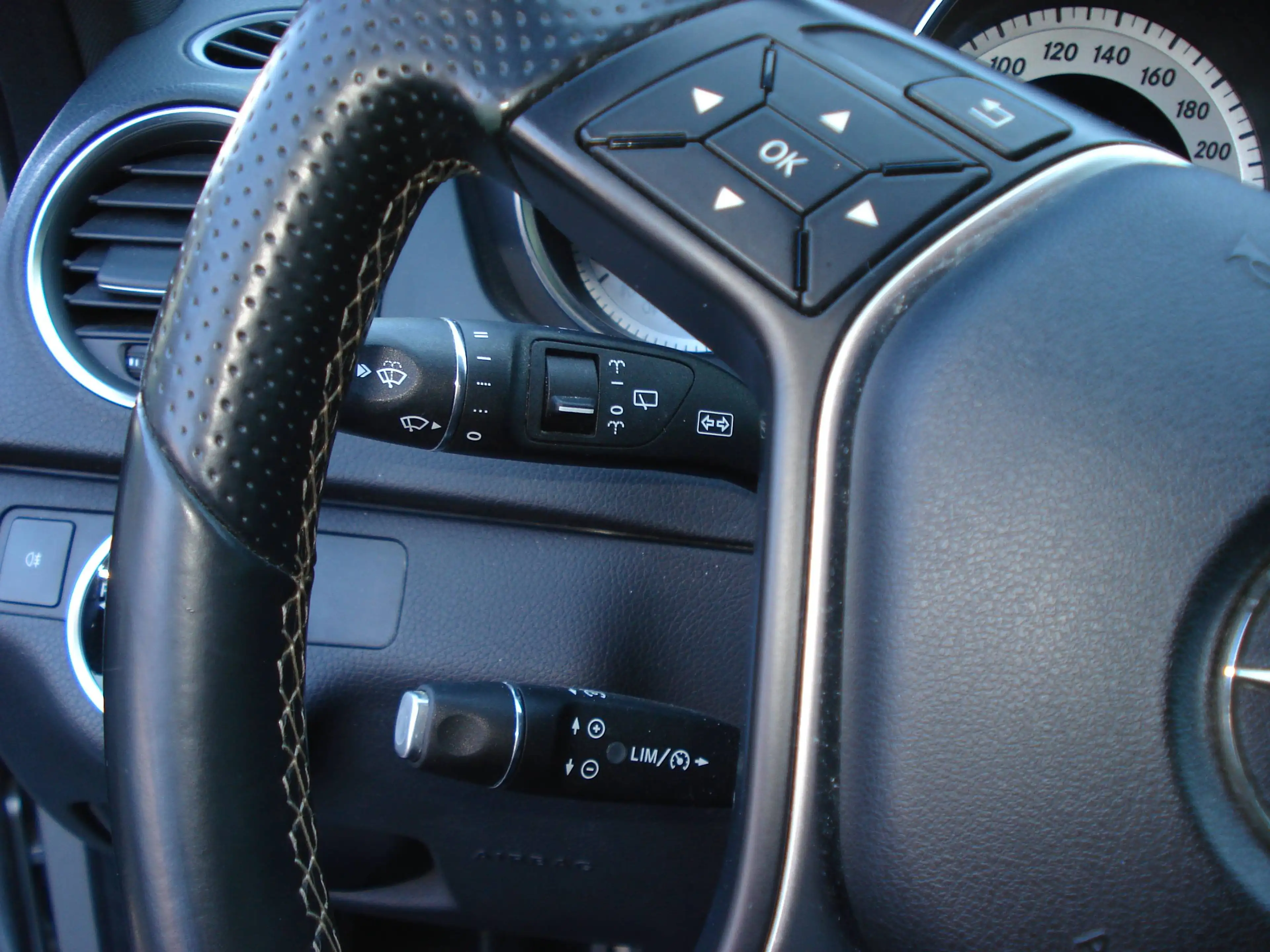 Mercedes-Benz C 180 C 180 CGI Edition C (204.231) — photo 10