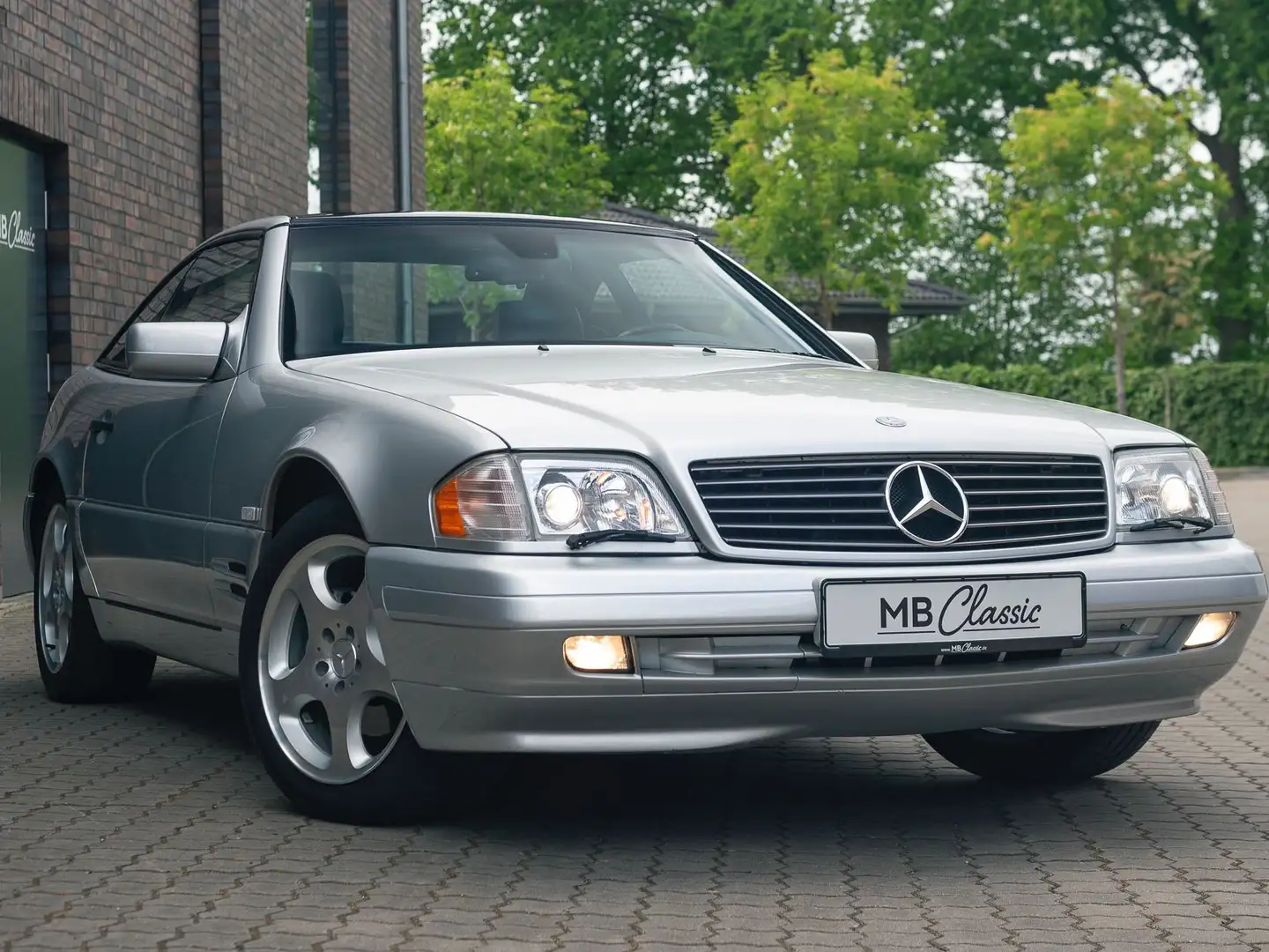 Mercedes-Benz SL 320 R129, Panoramadach, Scheckheft & gute Historie Stříbrná - 1