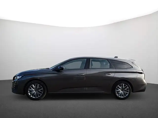 Peugeot 308 SW view 4