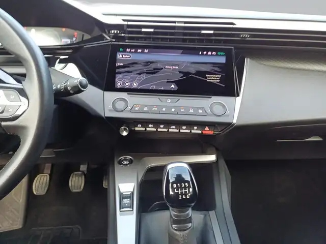 Peugeot 308 SW view 12