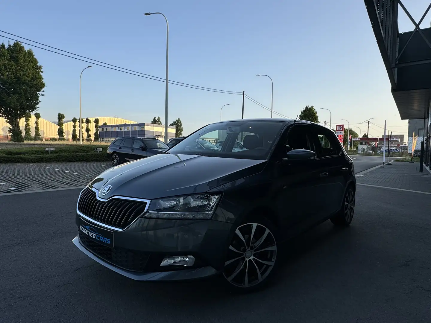 Skoda Fabia 1.0 MPI Ambition Gris - 1