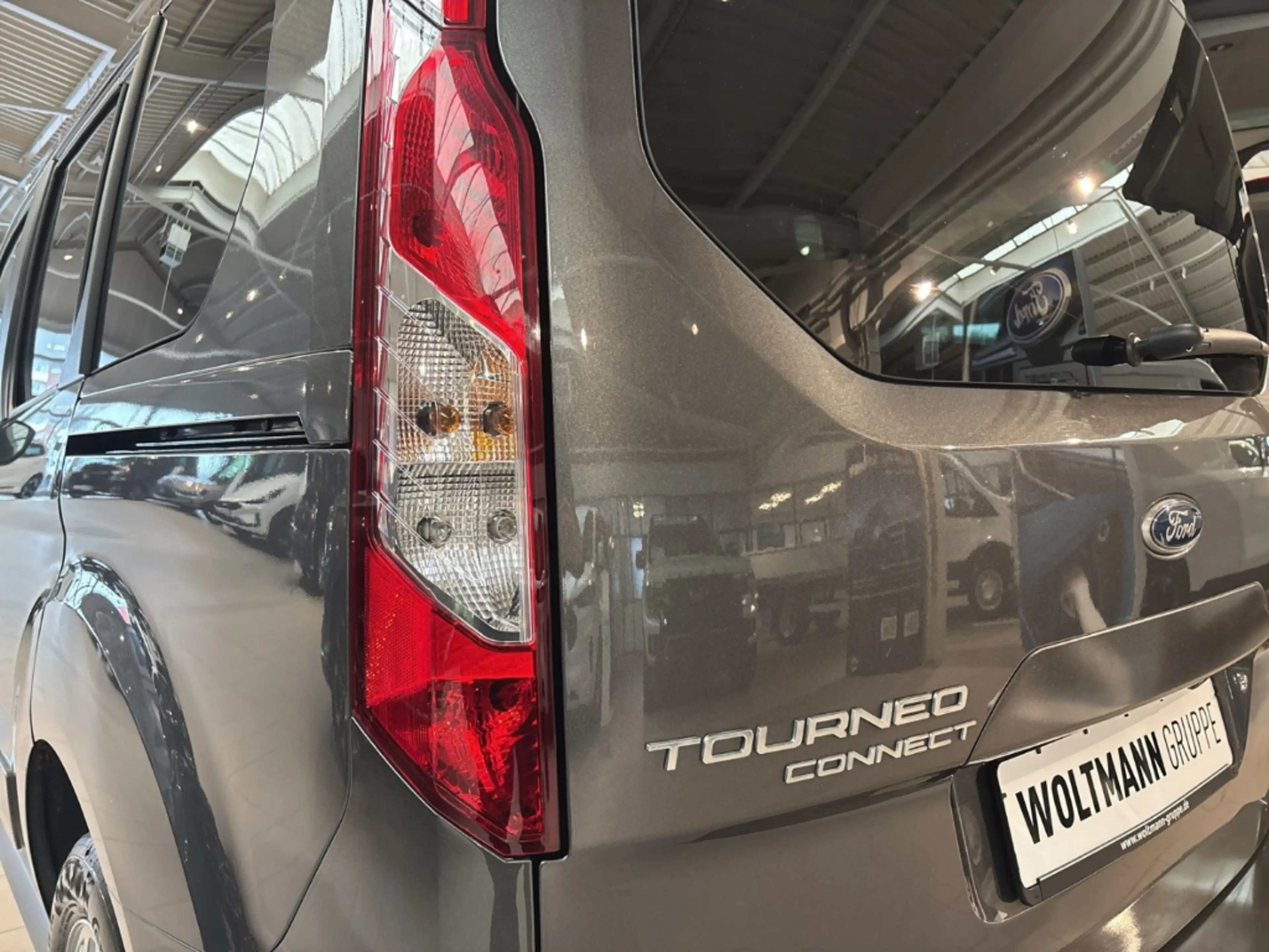 Ford Tourneo Connect Titanium Panorama Navi Bi-Xenon Kurvenlicht ACC Ap — photo 13