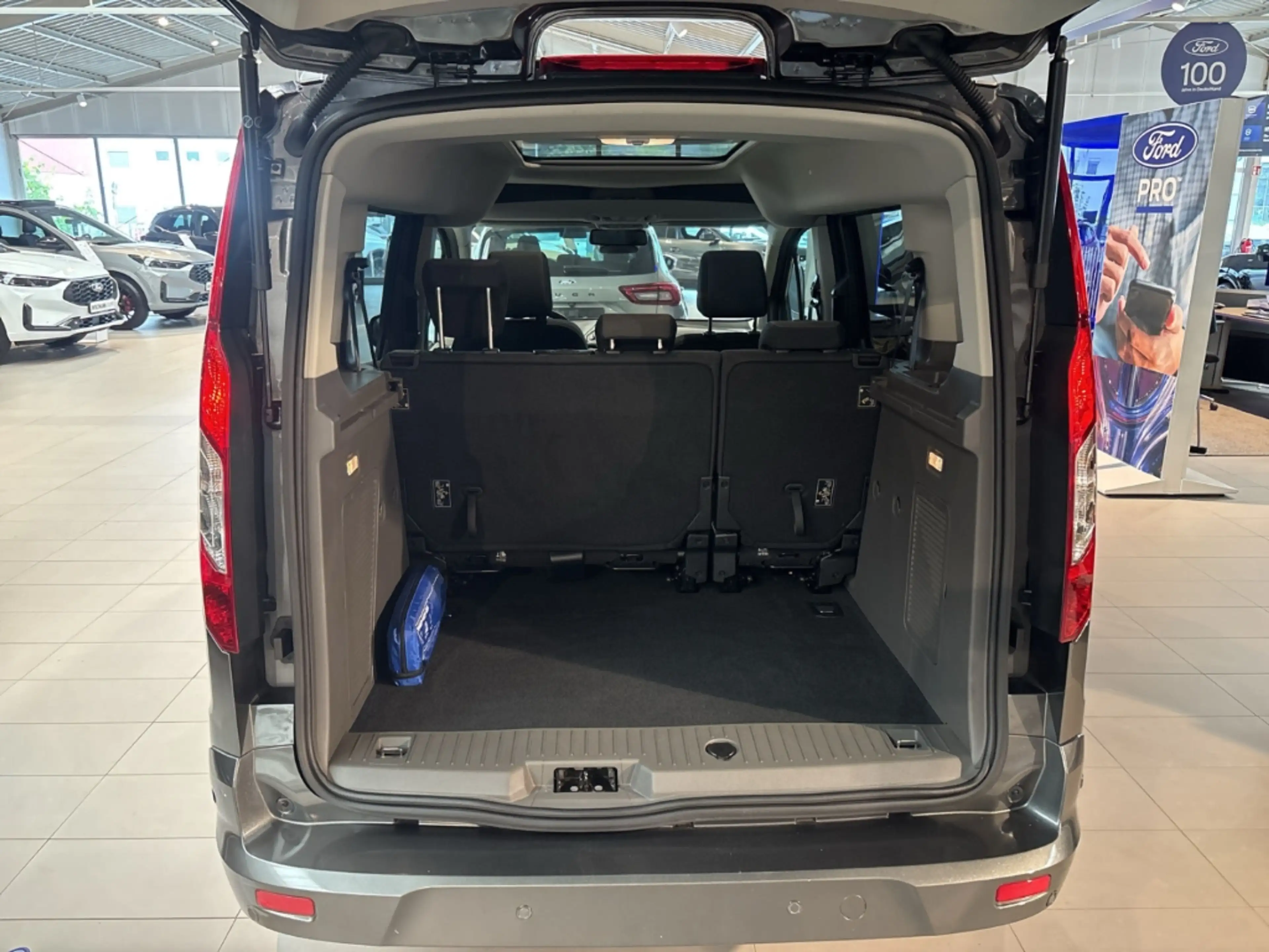 Ford Tourneo Connect Titanium Panorama Navi Bi-Xenon Kurvenlicht ACC Ap — photo 14