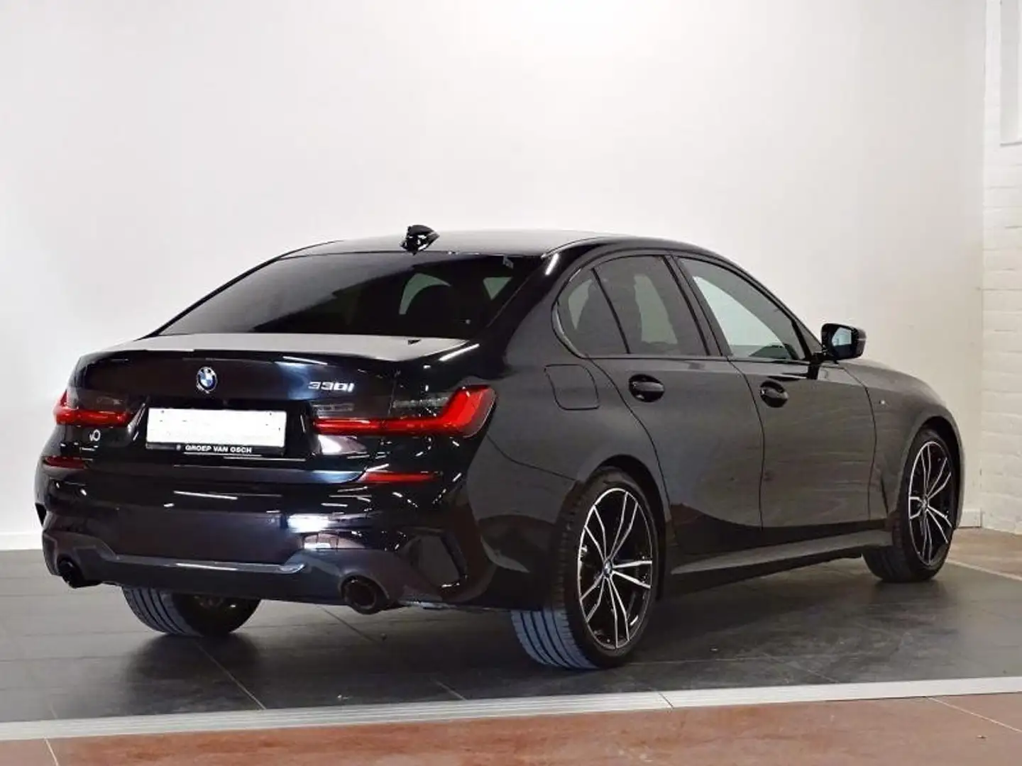 BMW 330 330i Aut. M Sport Zwart - 1
