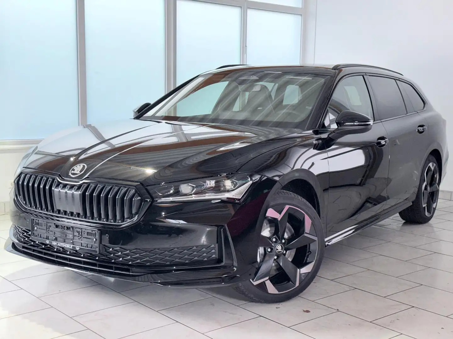 Skoda Superb 4x4 Sportline-Pano/Apple/ACC/Massage/AHK Schwarz - 1