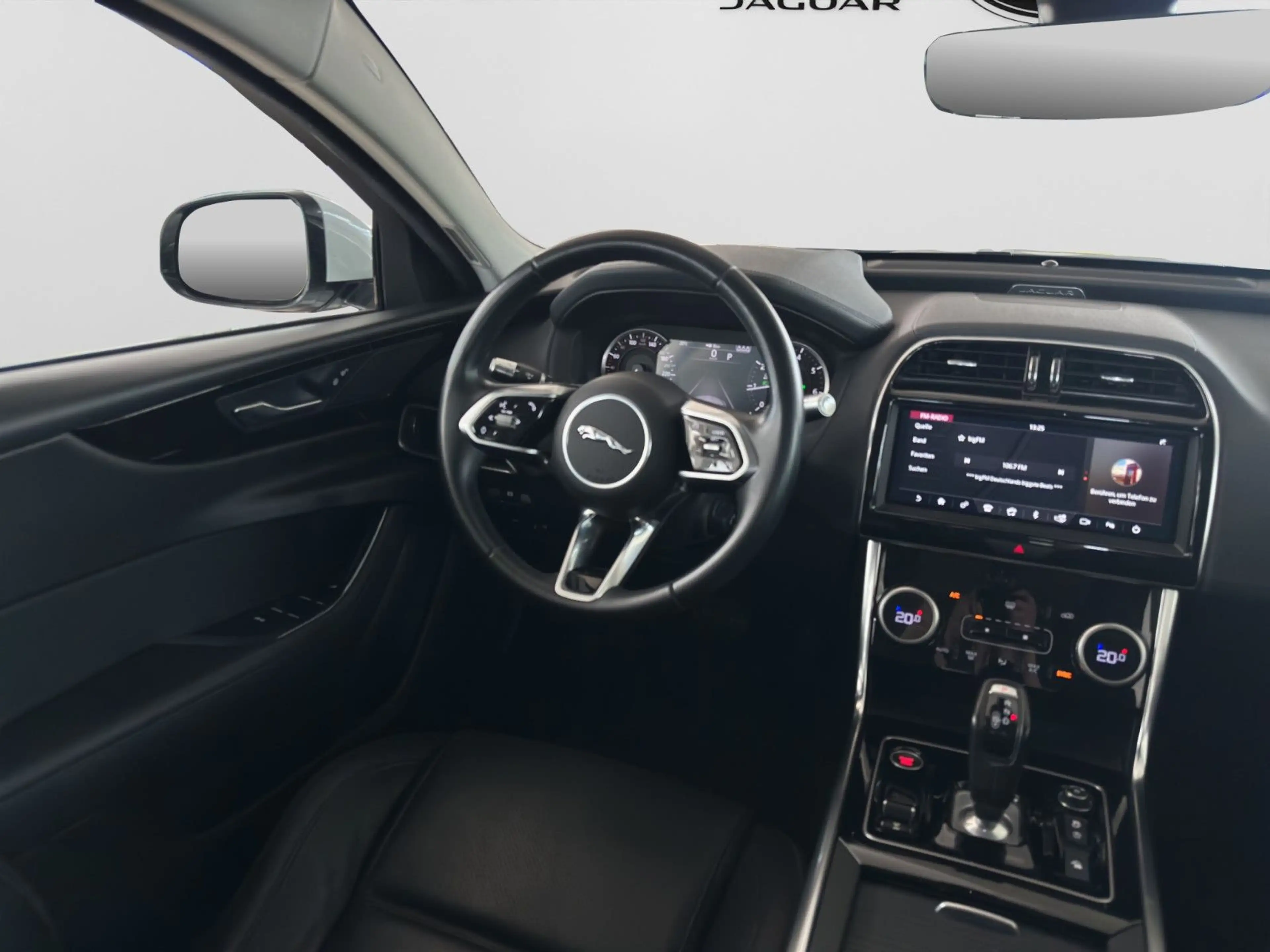 Jaguar XE P250 S |HIFI|Kamera|Leder|LED|Tempomat|PDC — photo 10