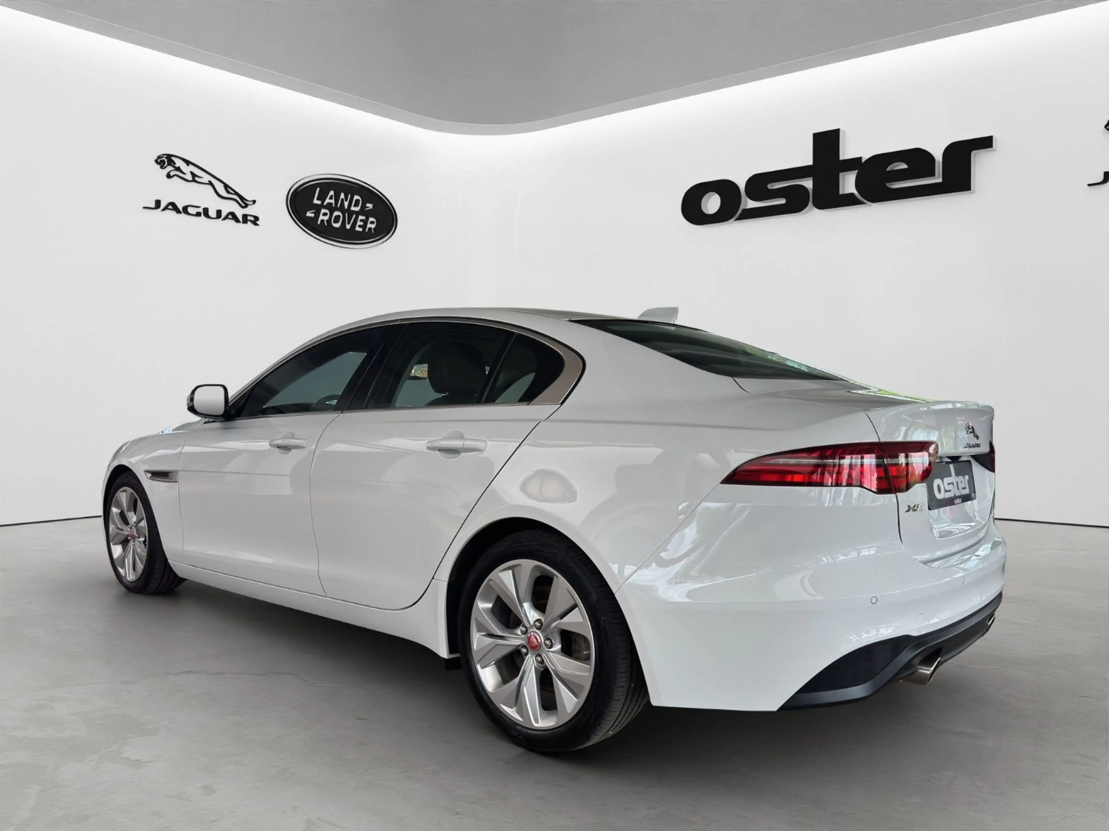 Jaguar XE P250 S |HIFI|Kamera|Leder|LED|Tempomat|PDC — photo 6