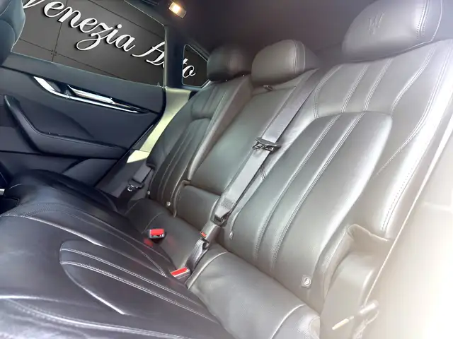 Maserati Levante view 9