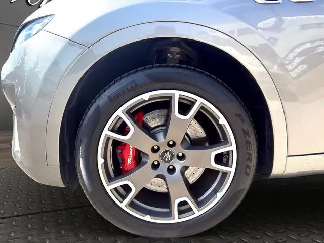 Maserati Levante view 6